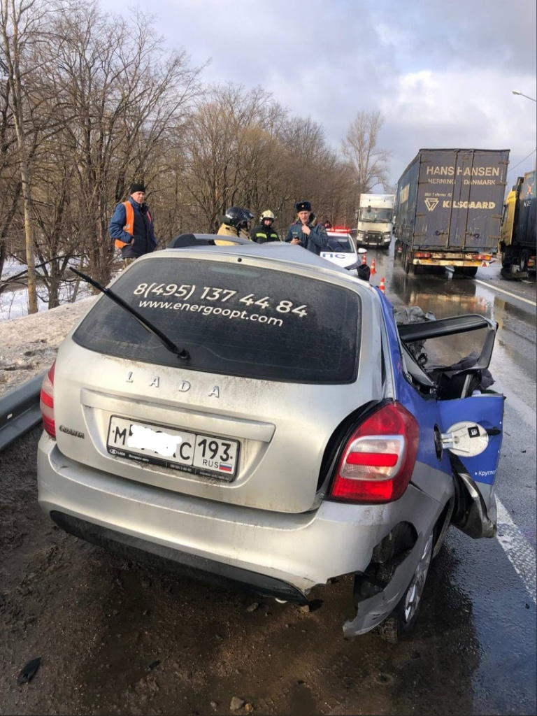 В страшной аварии на трассе М10 в Тверской области погиб водитель  легковушки | 14.02.2023 | Тверь - БезФормата