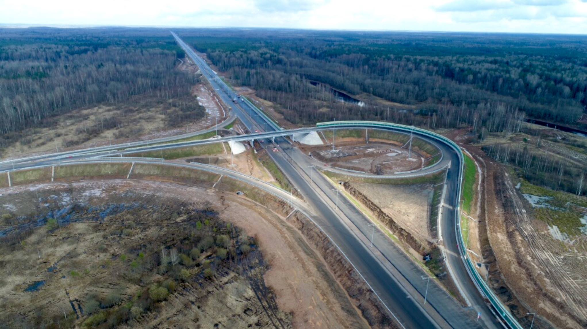 Почему стоит дорога. М-11 съезд в Москве. Угловка м11. М11 м10 в Новгородской области. 124 Км м11.